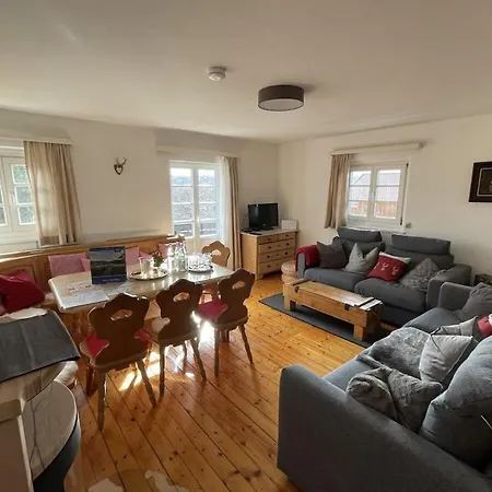 With 3 Bedrooms Jethausen